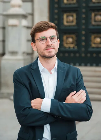 Our Financial Experts The Team  Member Solution. - 爱游戏体育APP